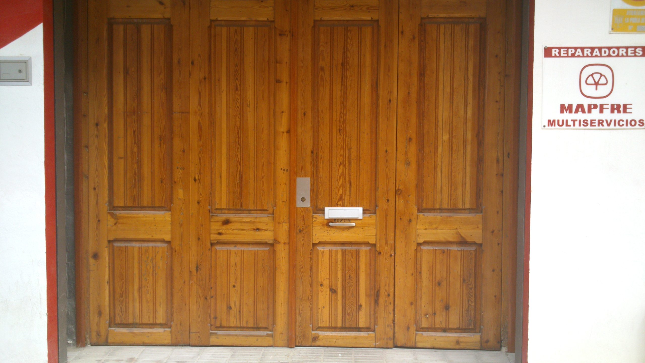 Puertas de taller de madera