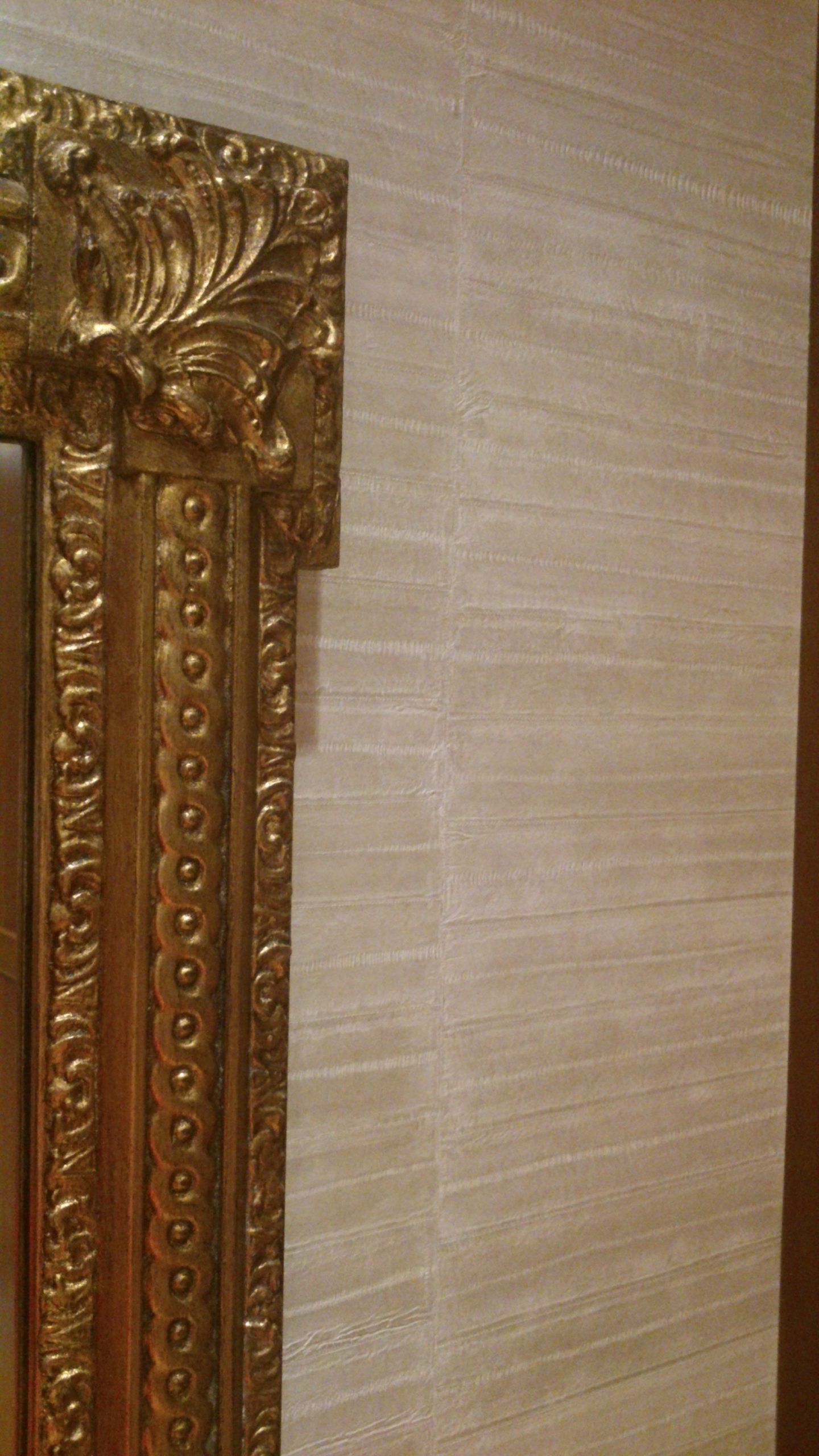 Acabado decorativo en vestidor