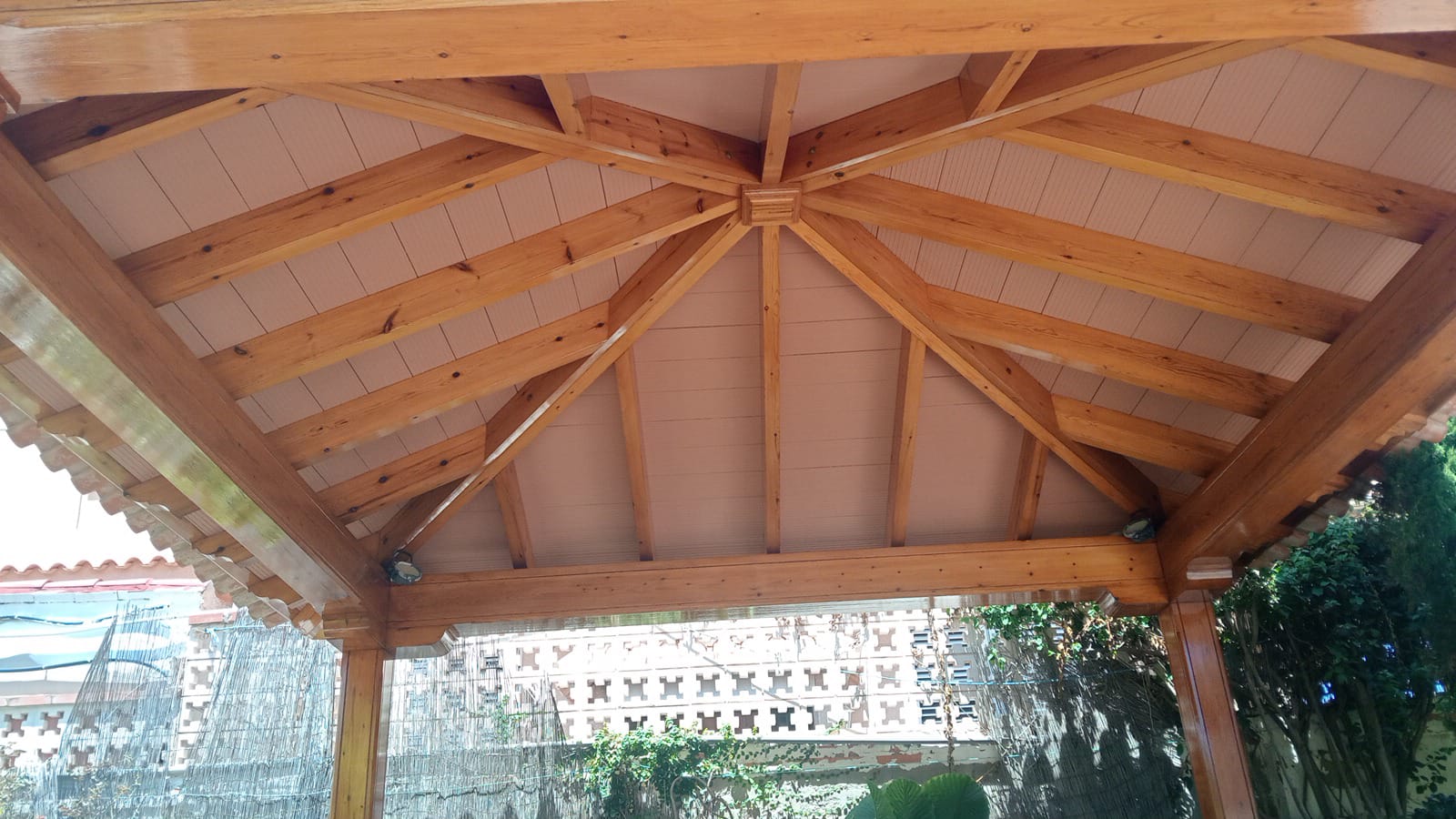 Pérgola de madera exterior