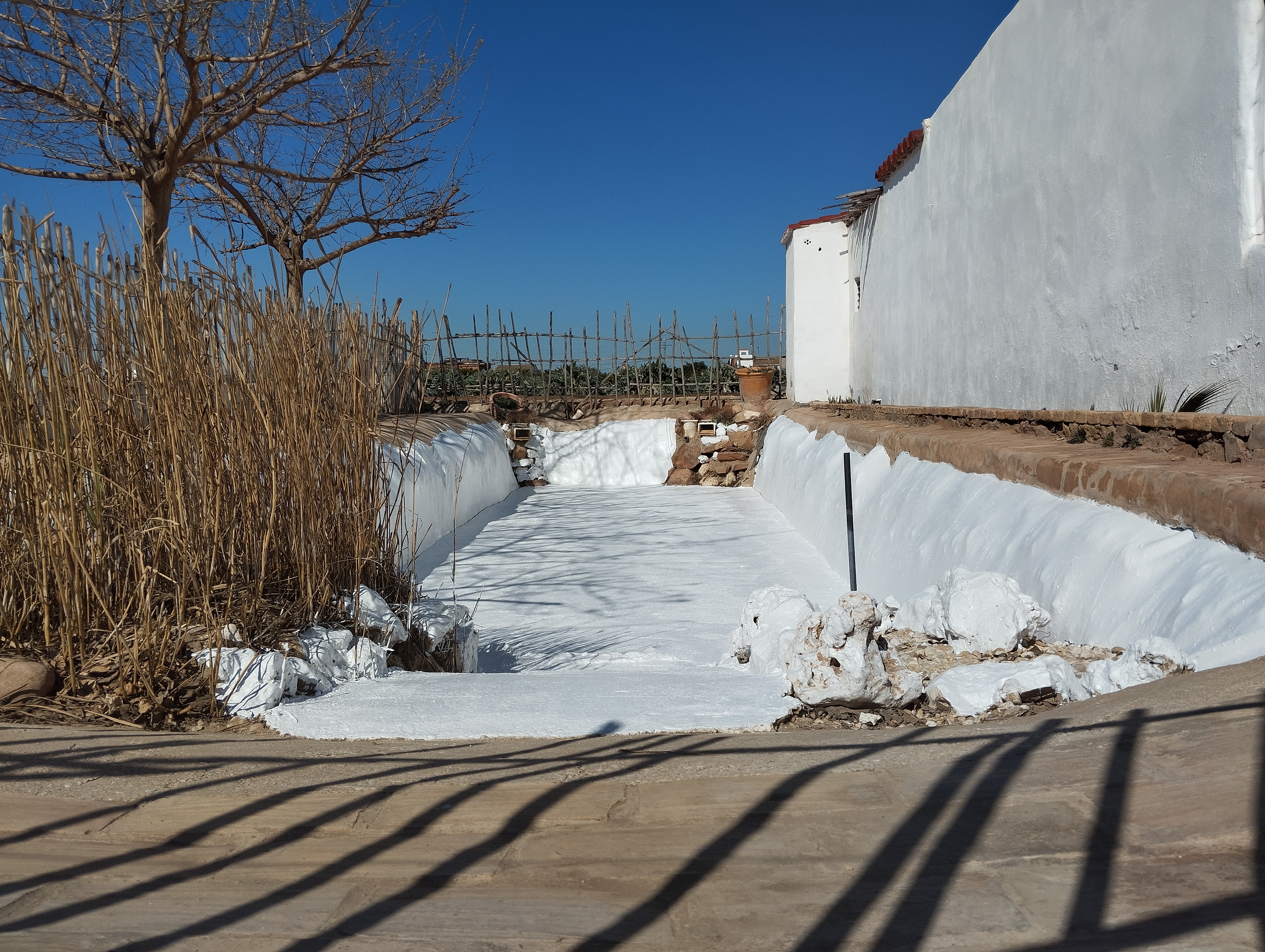 Piscina terminada de pintar