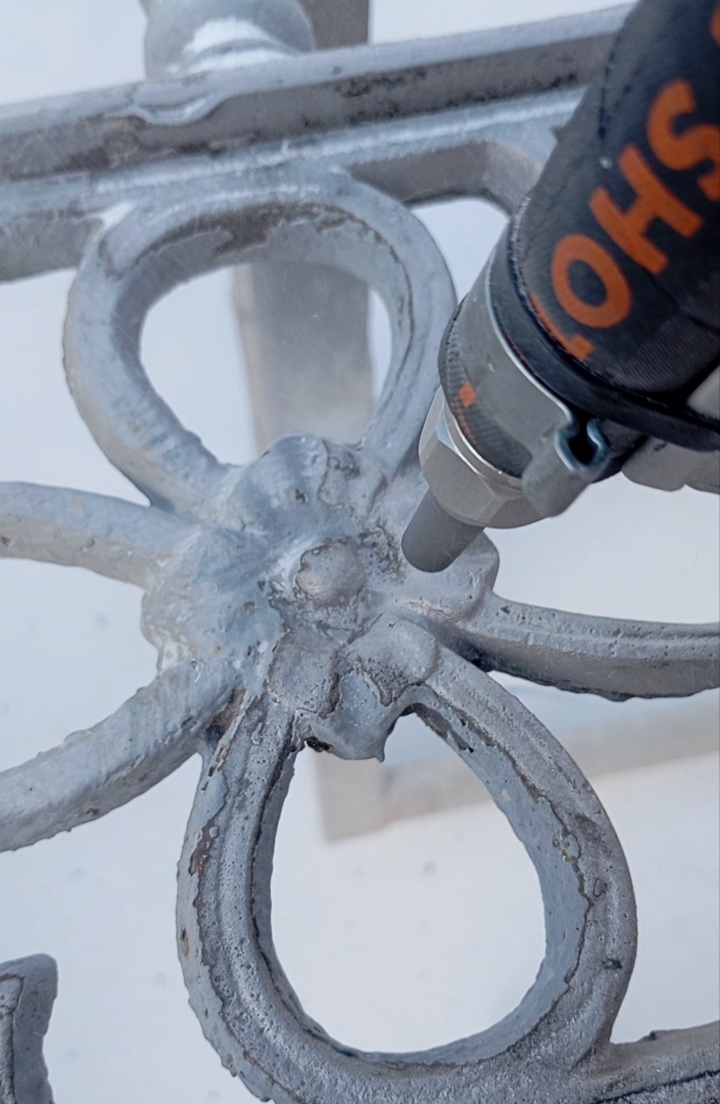 Trabajo de decapado sobre hierro
